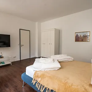 Apartment Zentral Gelegenes Premium-apartment Mit Viel Tageslicht, Hamburg
